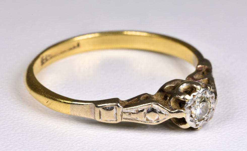Thumbnail: Antique Art Deco 18ct Gold & Platinum Diamond Solitaire Ring, (1930's)