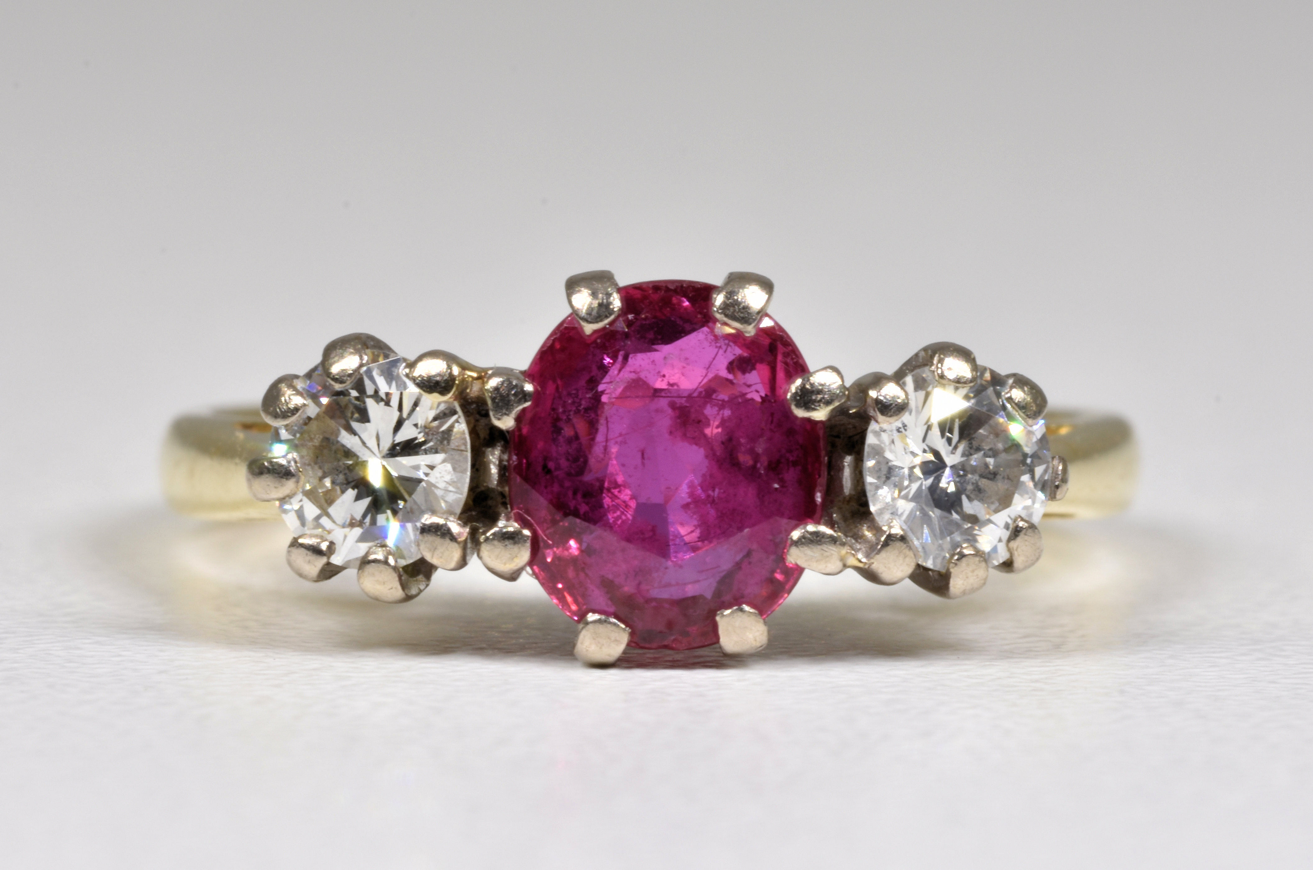 Vintage 18ct Gold Ruby & Diamond 3 Stone Ring, (London,1983)