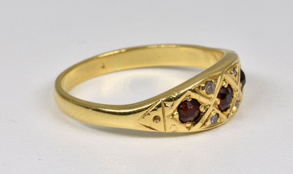 Thumbnail: Antique Edwardian 18ct Gold Garnet & Diamond Ring, c1905
