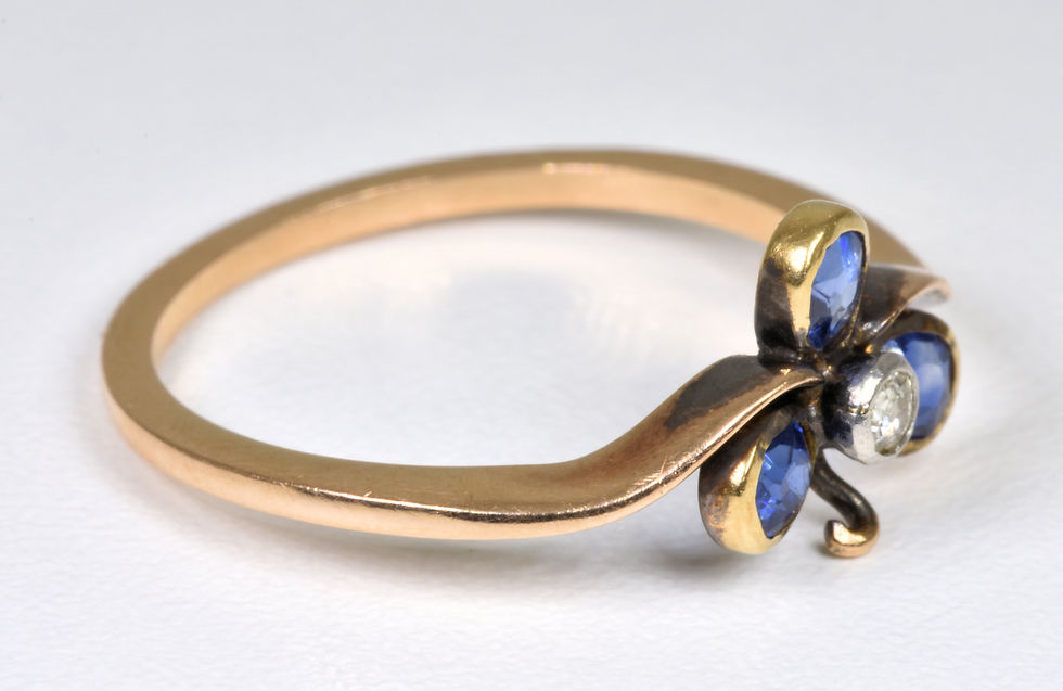 Thumbnail: Antique Victorian 14/15ct Gold Sapphire Diamond Clover/Shamrock Ring, (c1880)