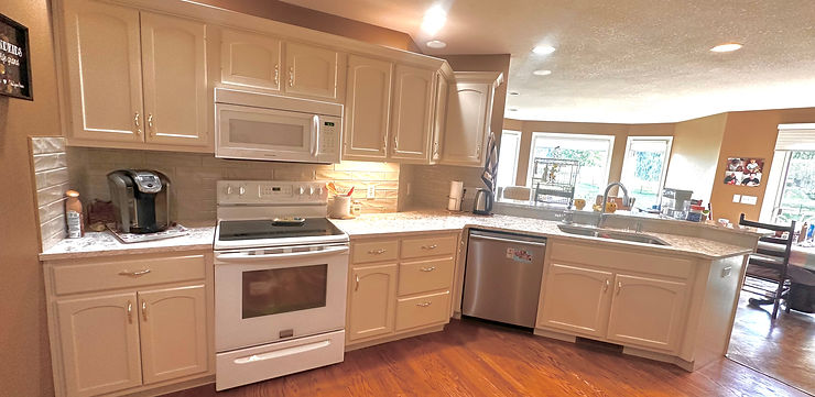 Kitchen 1.jpg