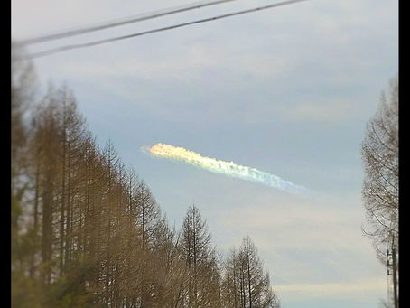 雲の鯉のぼり