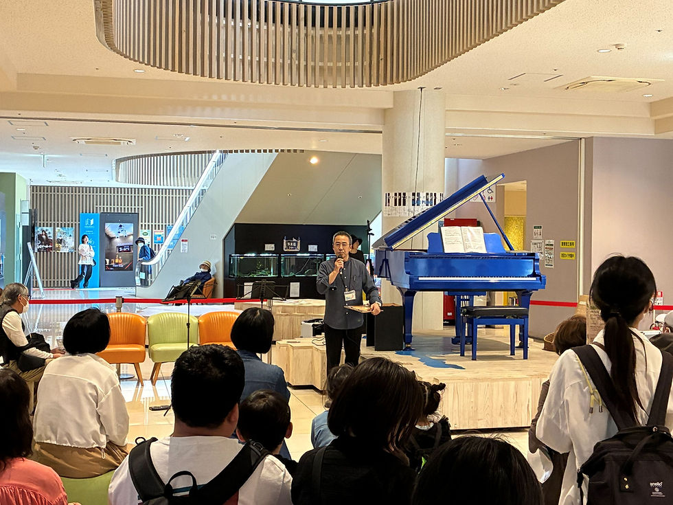 小さな水族館の向田館長