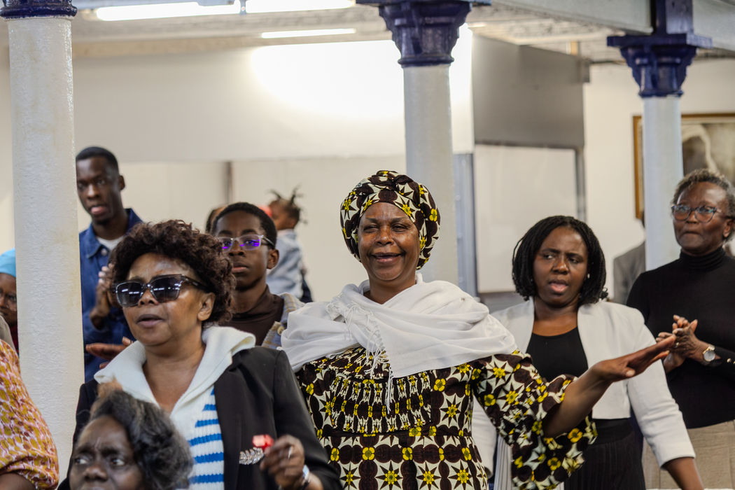 Moment pendant la louange V