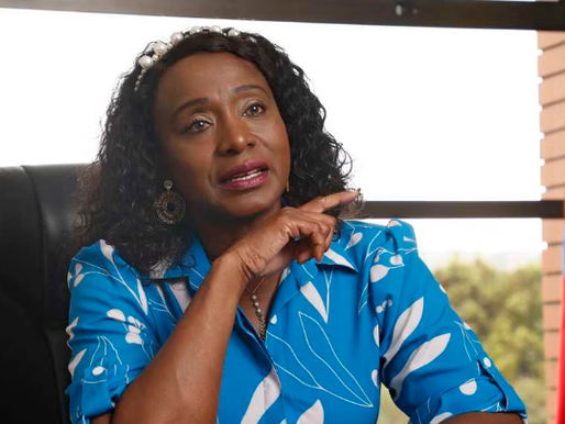 La exministra del deporte María Isabel Urrutia, se despachó contra el gobierno de Petro