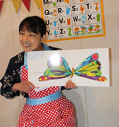 英語絵本はらぺこあおむし