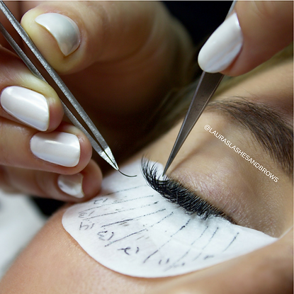 _LAURASLASHESANDBROWS (60).png