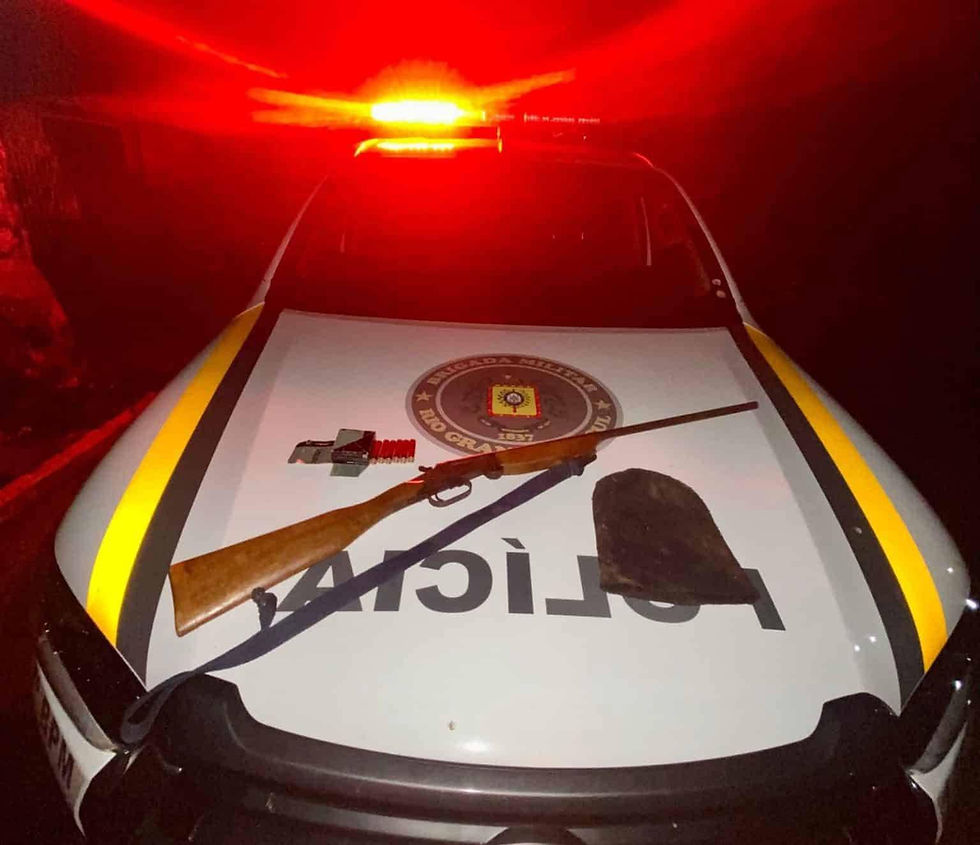 Homem descumpre medida protetiva e acaba preso com arma de fogo em Sede Nova