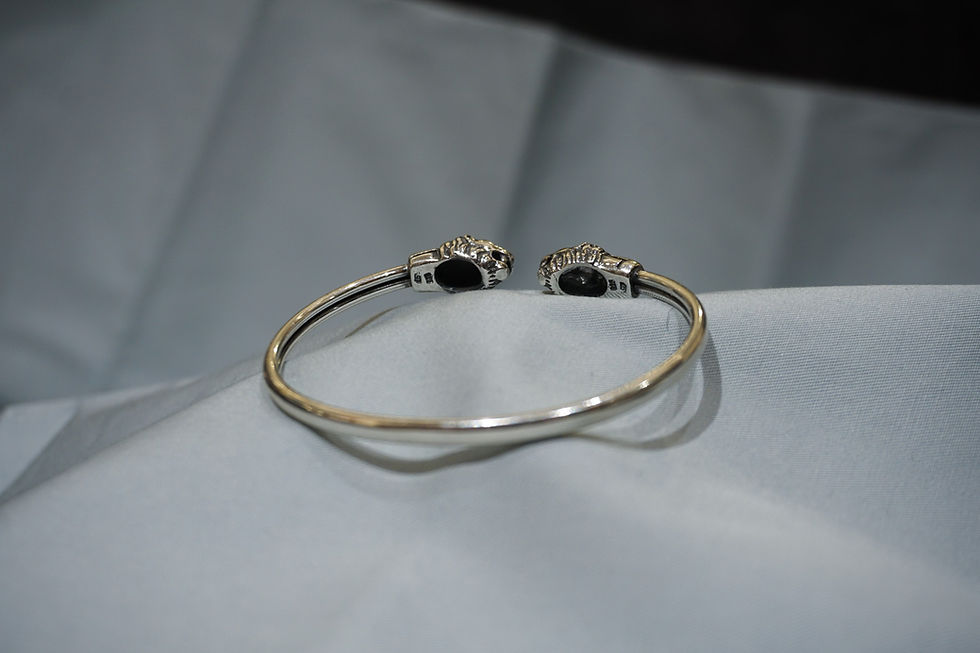 Thumbnail: Silver lions head bracelet