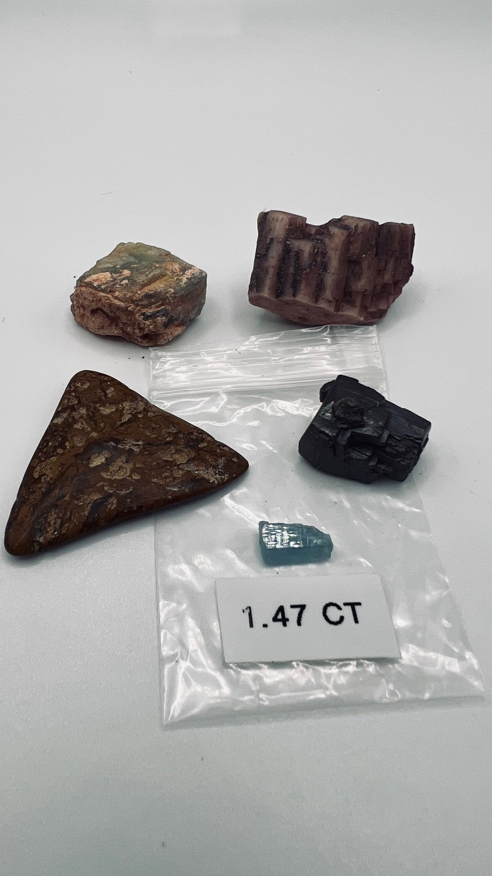Miner bag 20 - aquamarine, barite, agate and more