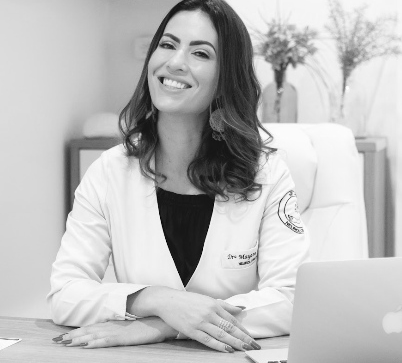 Neurologista pela UFF. Mestre em neurologia pela UFF. Observervership em Epilepsia na Cleveland Clinic (2019). Professora substituta na Universidade Federal Fluminense. Neurologista da clínica Sinapse. Médica Rotina do Niteroi D’or