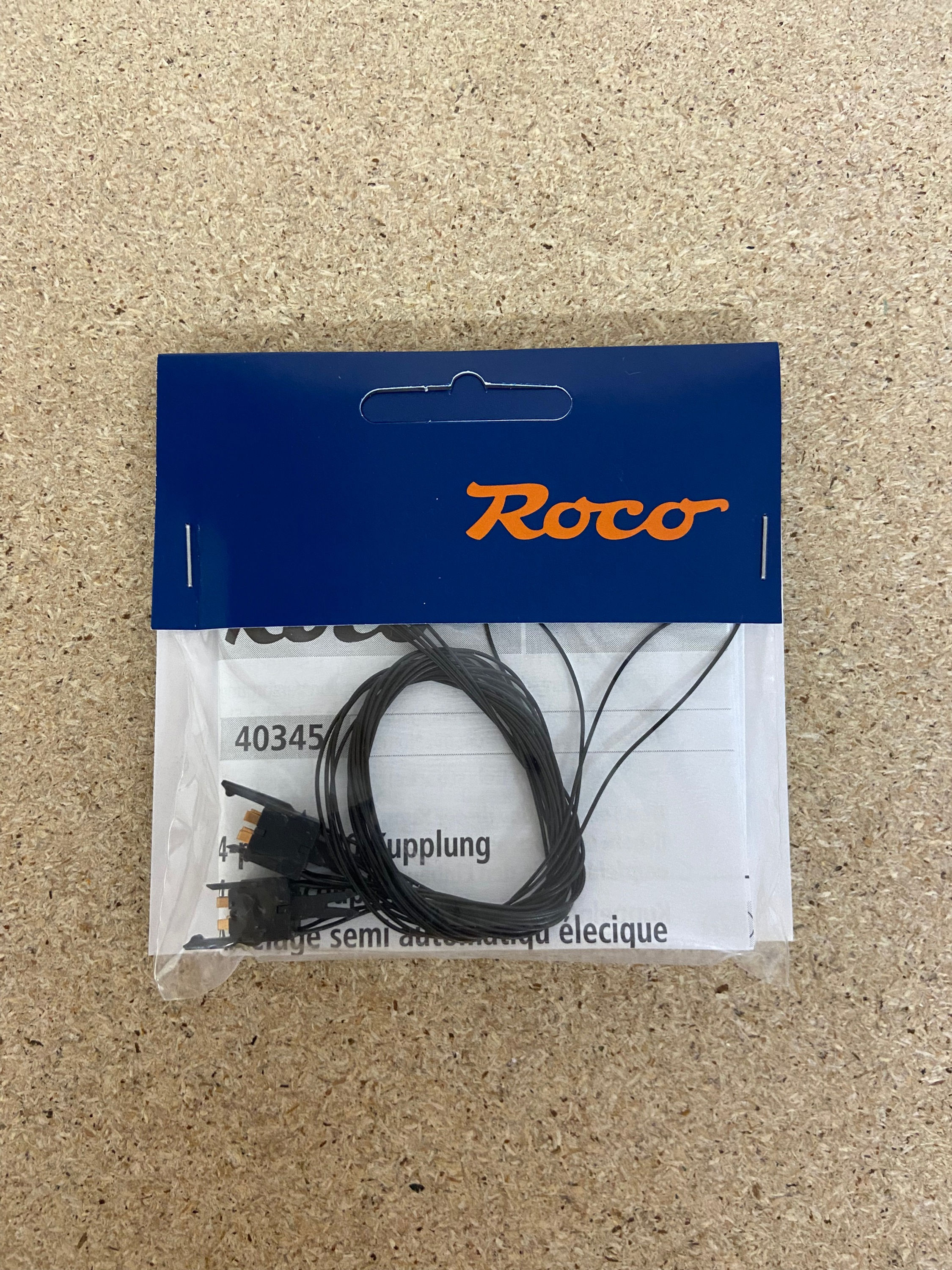 ROCO 40345 - Attelages électrique, 4 pôles