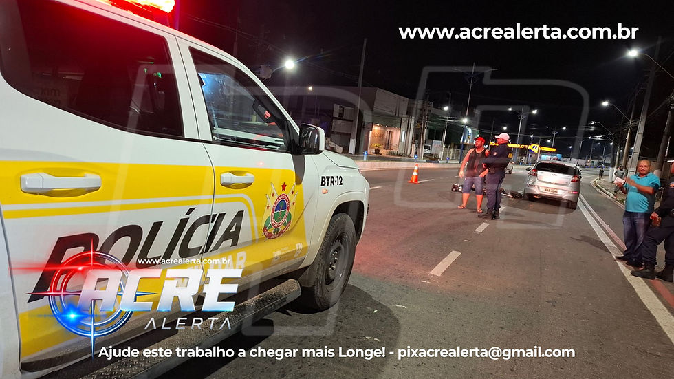 Casal fica ferido após motocicleta ser fechada por carro e bater em veículo estacionado na dias Martins