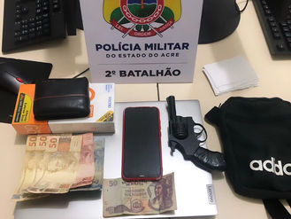 Menor é apreendido com arma de fogo no Segundo Distrito