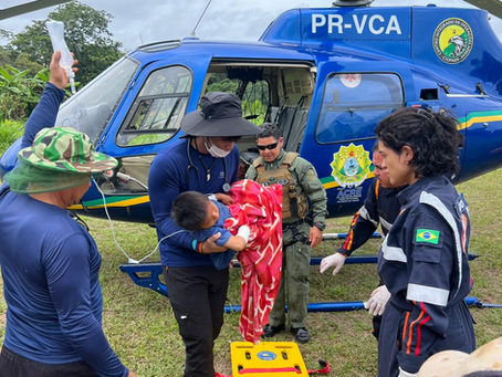 Criança indígena sofre corte profundo com arma branca e é resgatada em estado grave por operação aeromédica no interior do Acre