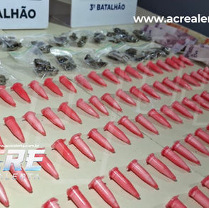 Ação integrada da PM flagra homem com centenas de pinos de cocaína e porções de maconha prontas para venda no bairro Vitoria