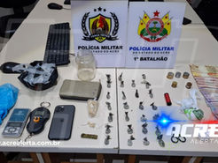 Tráfico intenso em Rio Branco: Leva Força Tática ao Local e jovem é preso com drogas em casa às margens de igarapé