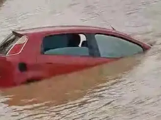 Mais um carro cai no Rio Juruá durante travessia de balsa; é o terceiro caso do ano