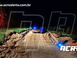 Péssimas Condições de Trafegabilidade: Policia Civil ajuda equipe do SAMU a realizar atendimento mesmo com ambulância impedida de trafegar em ramal de rio Branco