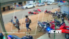 Conversão proibida em avenida movimentada provoca colisão entre motociclistas em Brasiléia