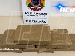 6 KG DE SKANK EM CASA ABANDONADA USADA PELO TRAFICO? Isso mesmo! Desta vez a Força Tática estourou uma “boca de fumo” que funcionava em uma residência abandonada no bairro 6 de Agosto, confira.
