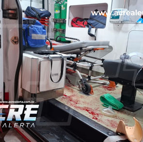 Colisão frontal entre duas motos deixa quatro pessoas gravemente feridas na estrada de Porto Acre