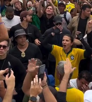 Caminhada de Nikolas chega ao DF; deputado usa colete à prova de balas