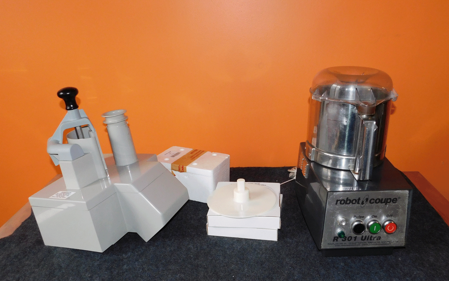 Robot Coupe Combination Food Processor Cutter / Mixer R301 ULTRA trec