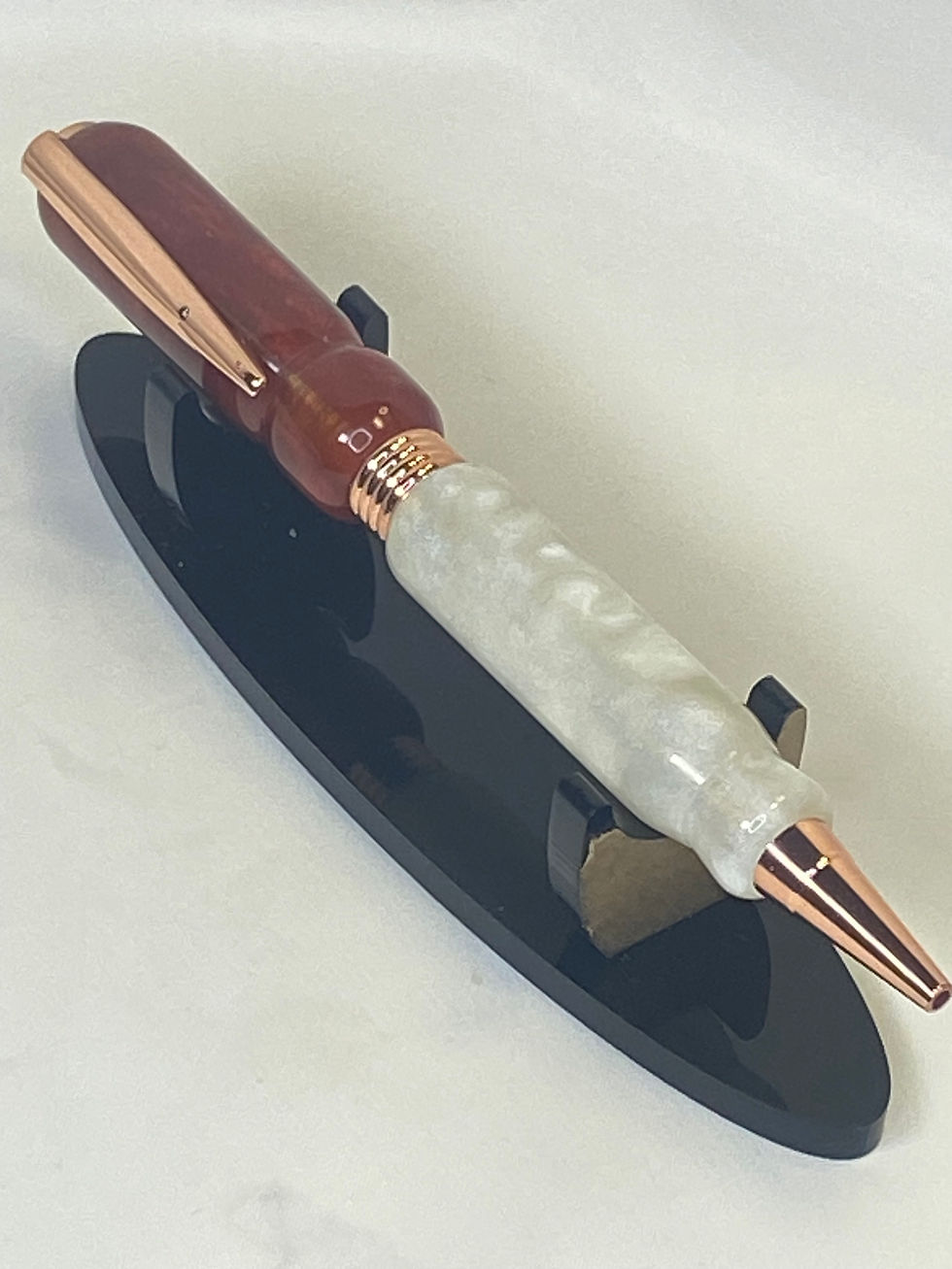 Miniatura: Penna a sfera fatta a MANO in resina marezzata con effetti madreperla  EA.