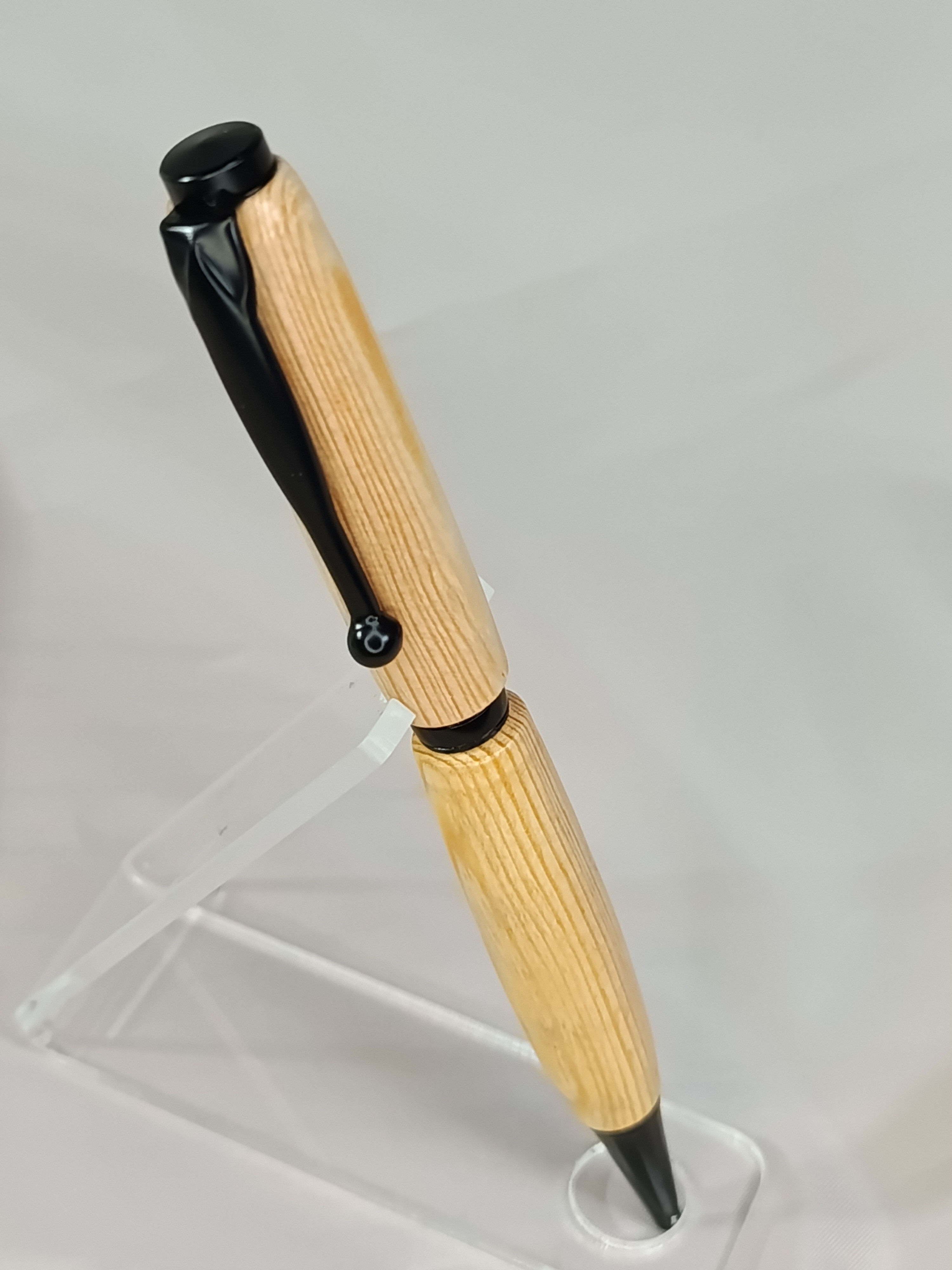 Penna fatta a mano in legno Abete Bianco Europeo HQ E.A.