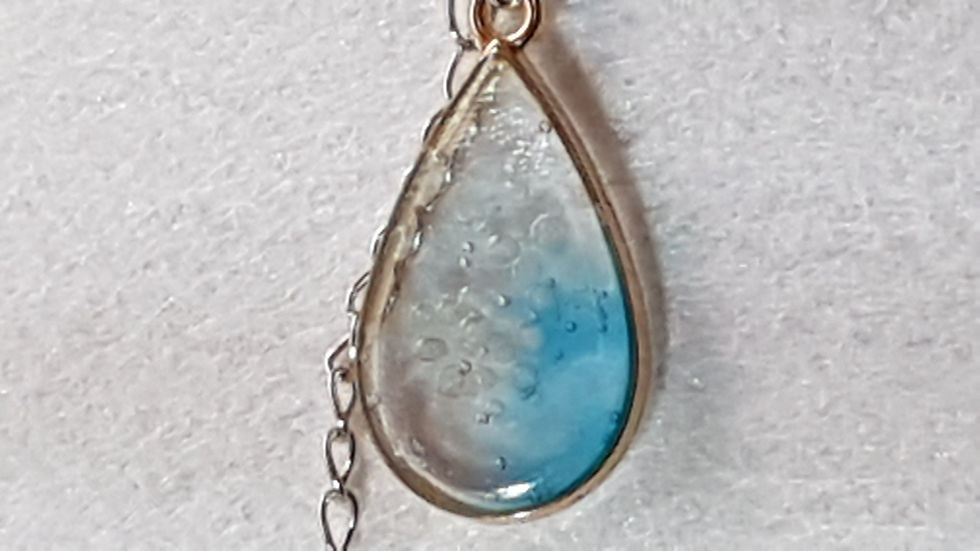 Miniatura: Bijoux a forma di goccia con microsfere. Fatto a mano da Bijoux & Bijoux