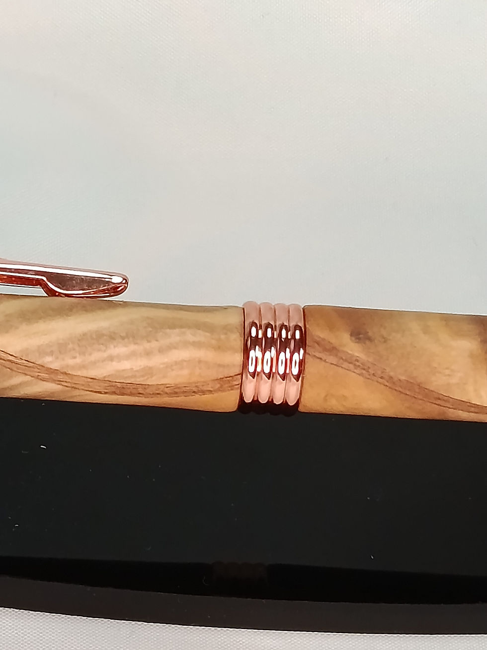 Miniatura: Penna a sfera fatta a mano con legno radica ulivo E.A.