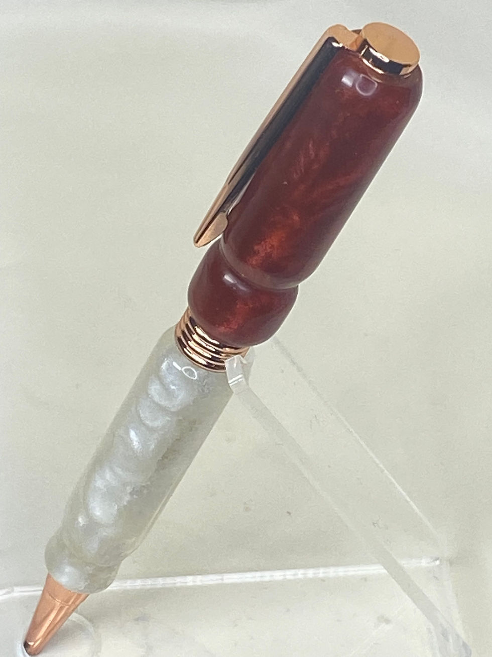 Miniatura: Penna a sfera fatta a MANO in resina marezzata con effetti madreperla  EA.