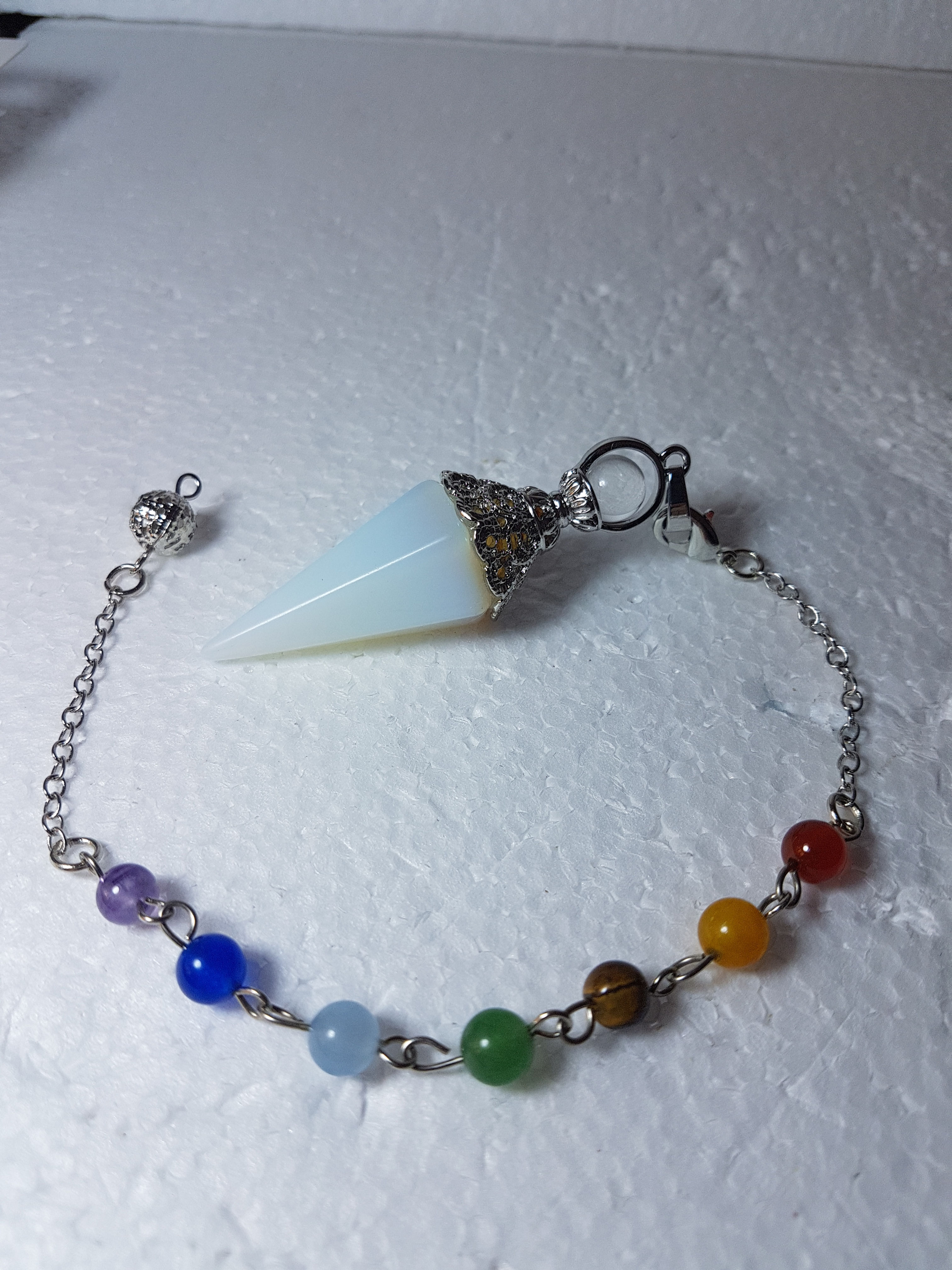 Braccialetto con pietre colorate