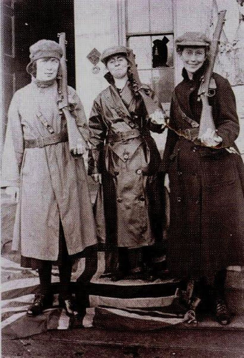Pictured is Eithne Coyle, Mae Burke and Eileen Keogh.