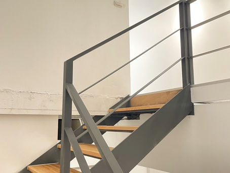 商用空間-實木樓梯踏板 x 鋼構樓梯 | 永義房屋巨城店