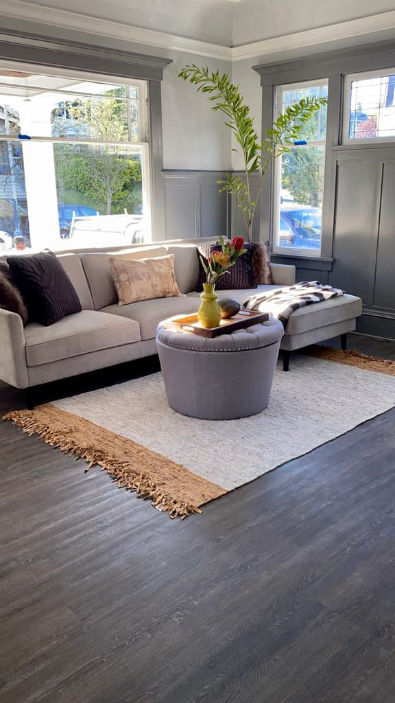 4748 living room 2