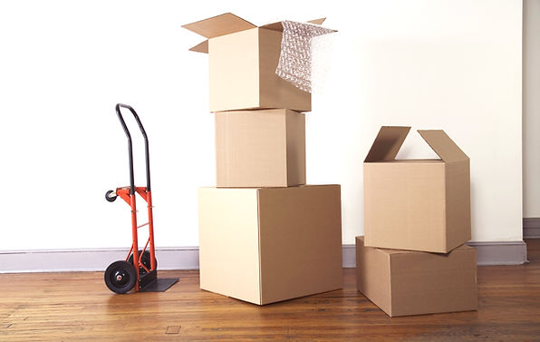 Under One Roof provides packing services in Chicago and the surrounding suburbs. 