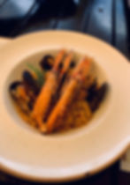 Testenine s škampi in češnjevim paradižnikom