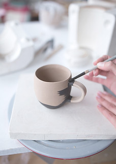 Frau Malerei Keramik