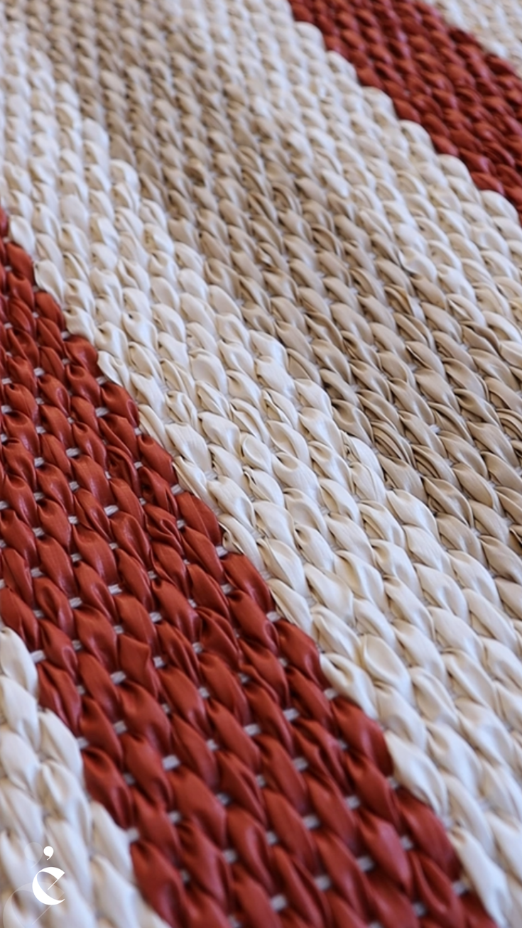Terrasse palette épure.design avec tapis TEO brick pappelina