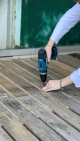 visser les vis à bois avec perceuse/visseuse Makita