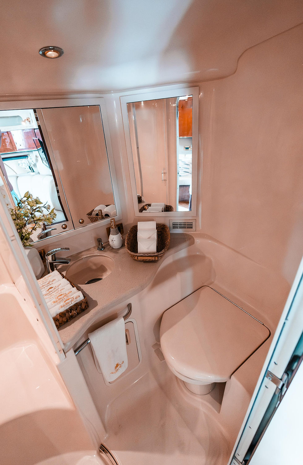 Thumbnail: Private Yacht Charter / Boat Rental - 'Sundancer 43' Señorita-Deposit Only