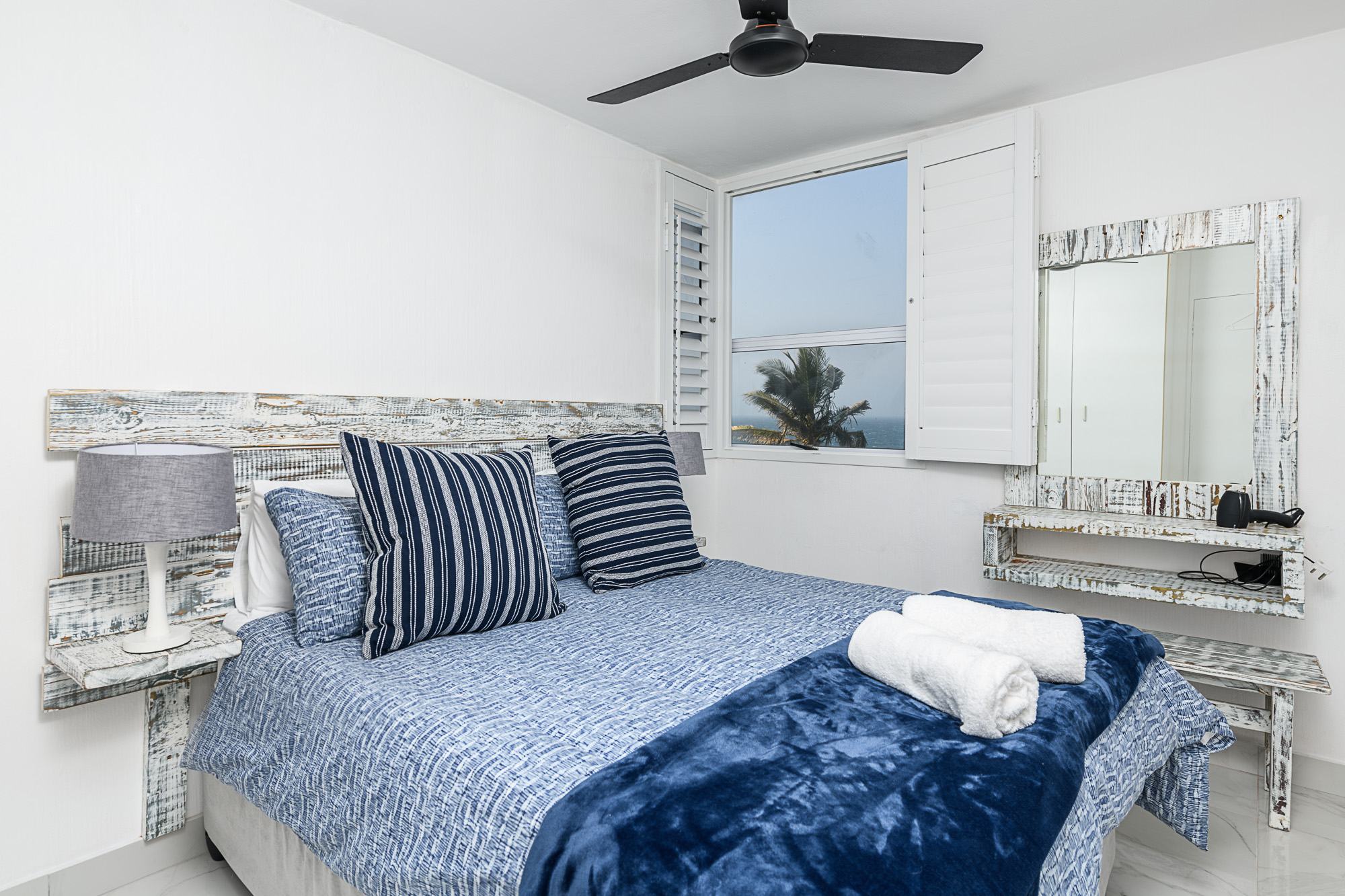Main bedroom 85