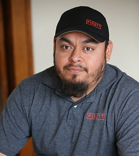 LEO ENRIQUEZ_01.jpg