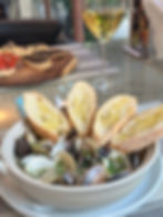 Zuppetta di vongole con crostini all’aglio