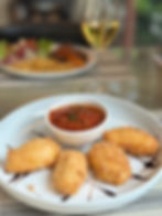 Mozzarella fritta, salsa arrabbiata