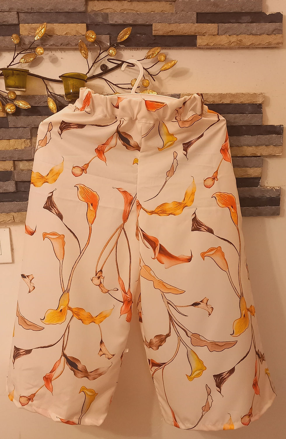 Thumbnail: Peach Capri Pants