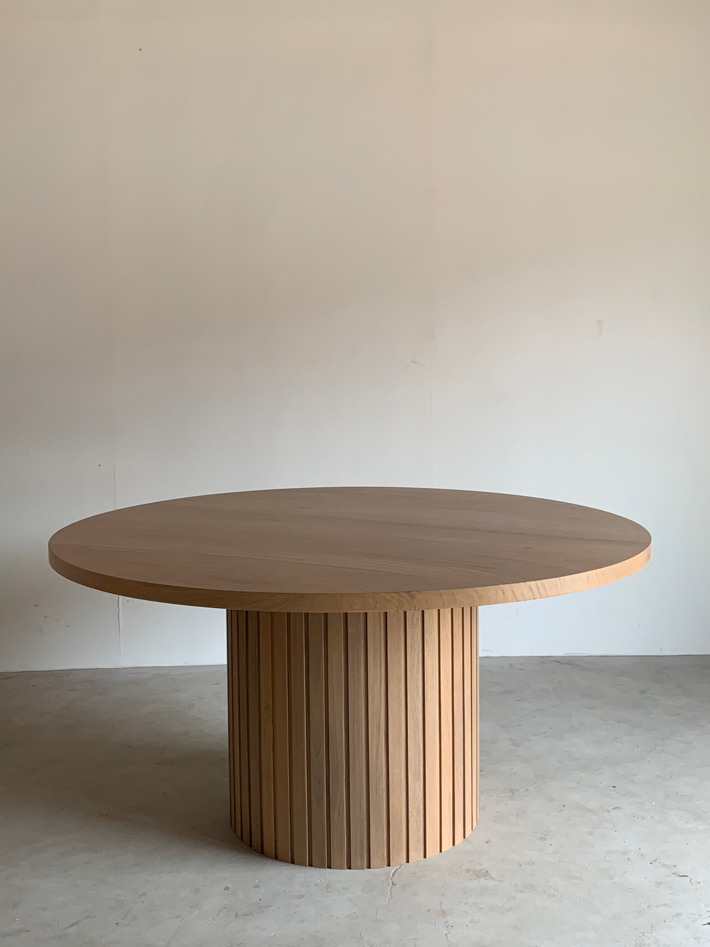 Liin Round table (OD. 100-150 cm)