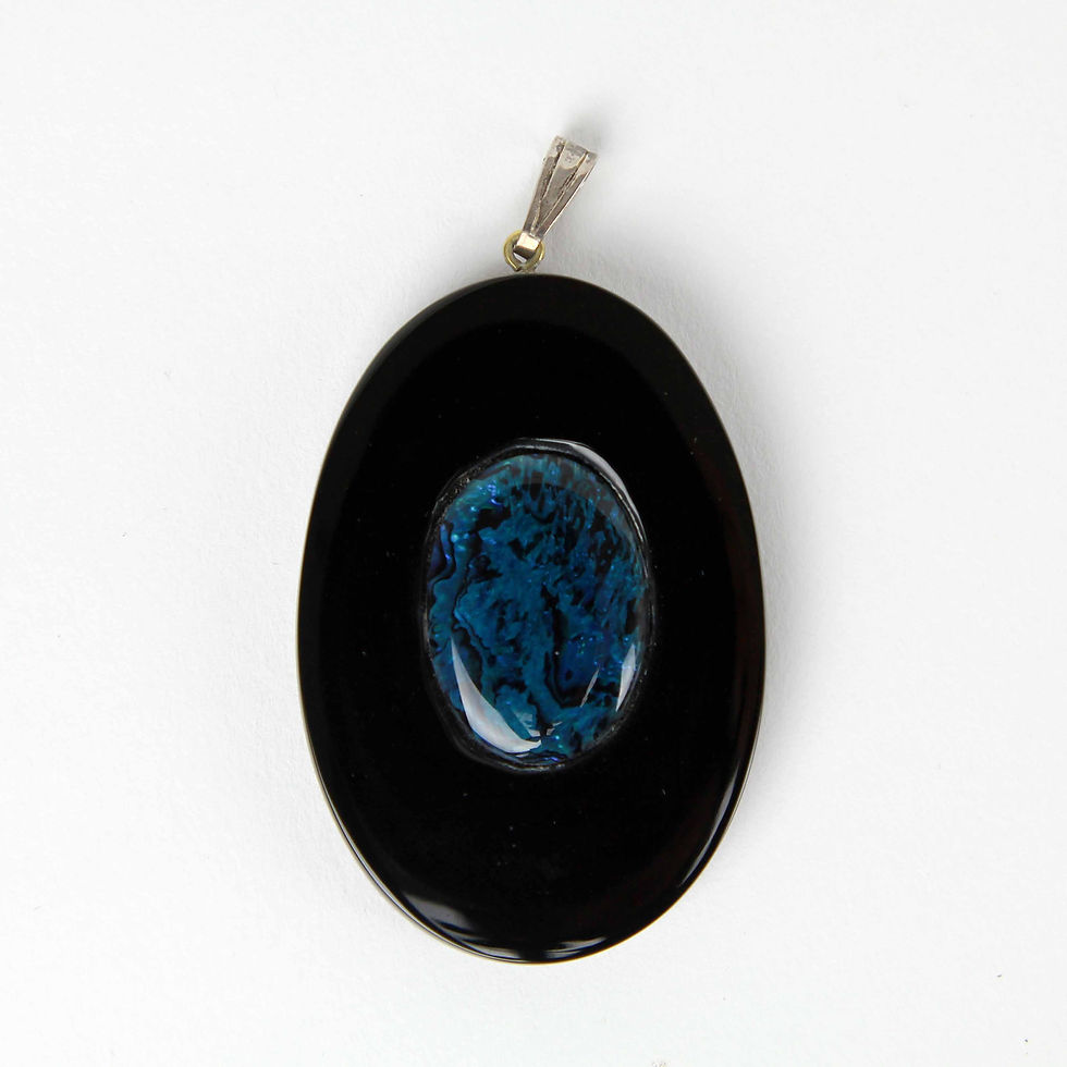 Whitby Jet Blue Abalone Eye Pendant